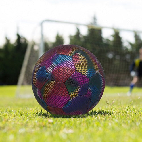Bola de Futebol Refletiva - A Bola que se Destaca no Campo!